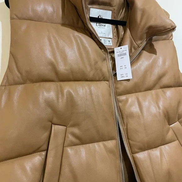 Abercrombie & Fitch Camel Colored Puffer Vest - Picture 2 of 4